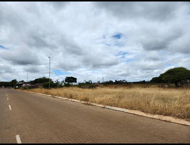 790M² VACANT LAND FOR SALE IN MAGNA VIA INDUSTRIAL